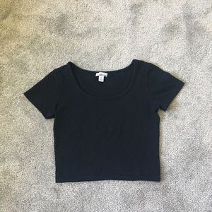 Little black crop top - size medium